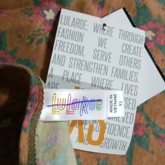 New Lularoe Floral Print Perfect T Shirt XS Womens Tunic Swing Top Side Slits - Picture 4 of 5